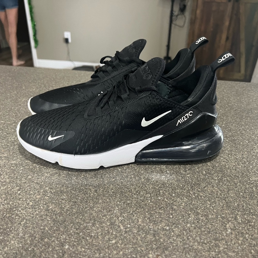 Ike air max 270 size 10 men’s